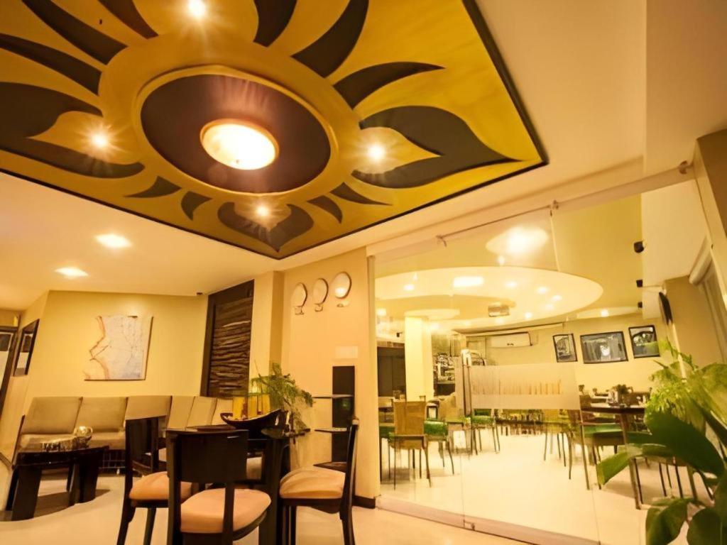 L Square Hotel Tarlac City Eksteriør billede