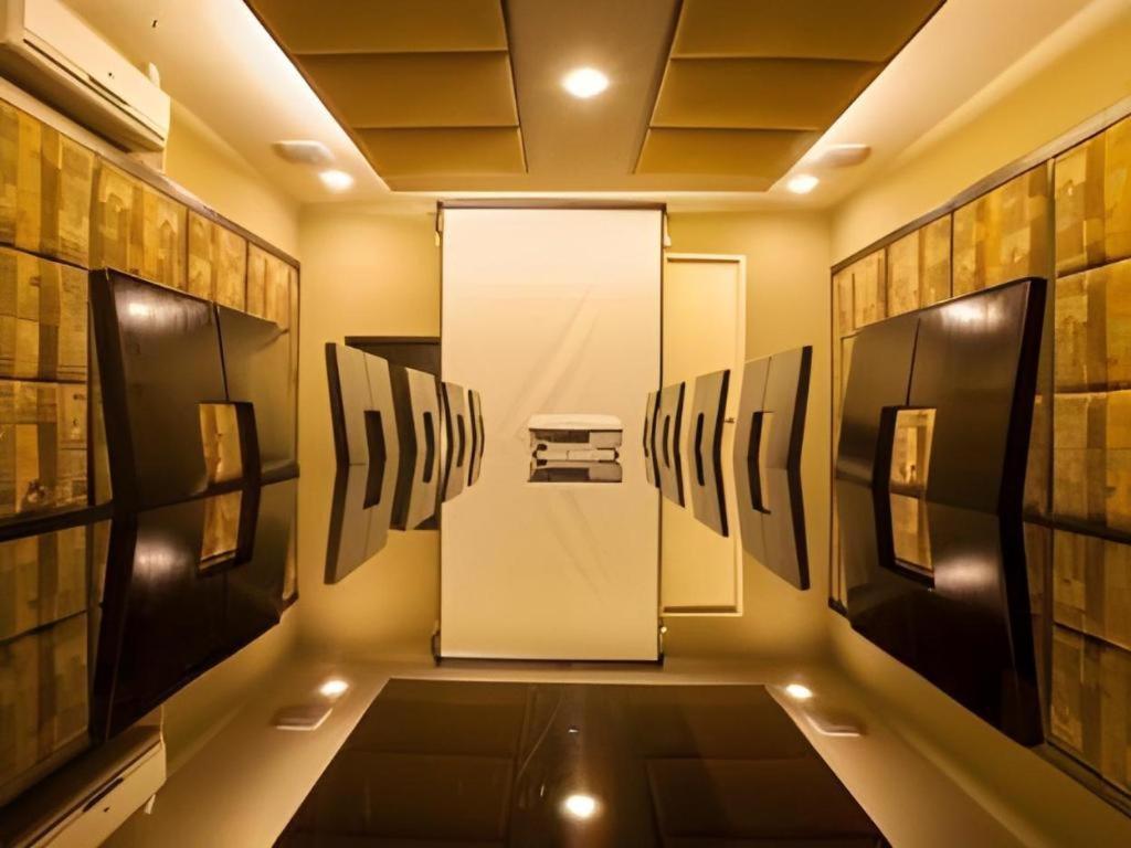 L Square Hotel Tarlac City Eksteriør billede