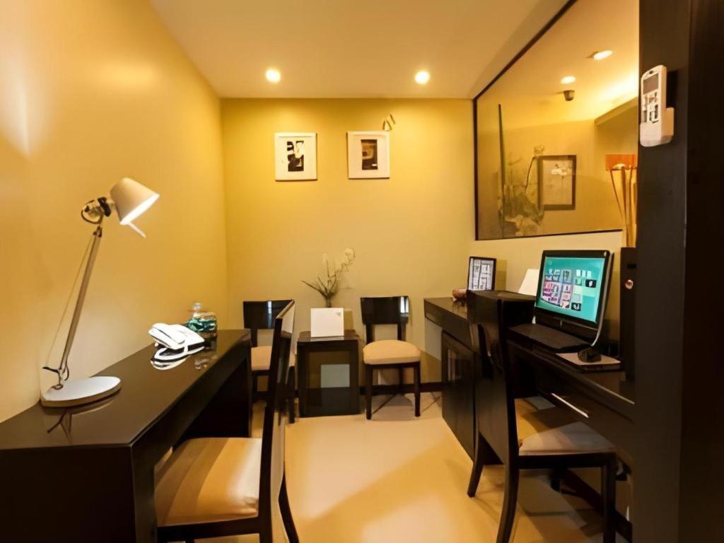 L Square Hotel Tarlac City Eksteriør billede