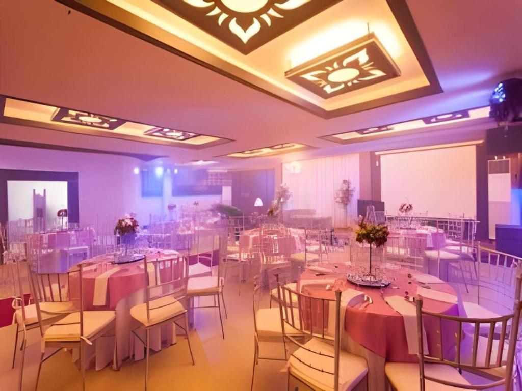 L Square Hotel Tarlac City Eksteriør billede