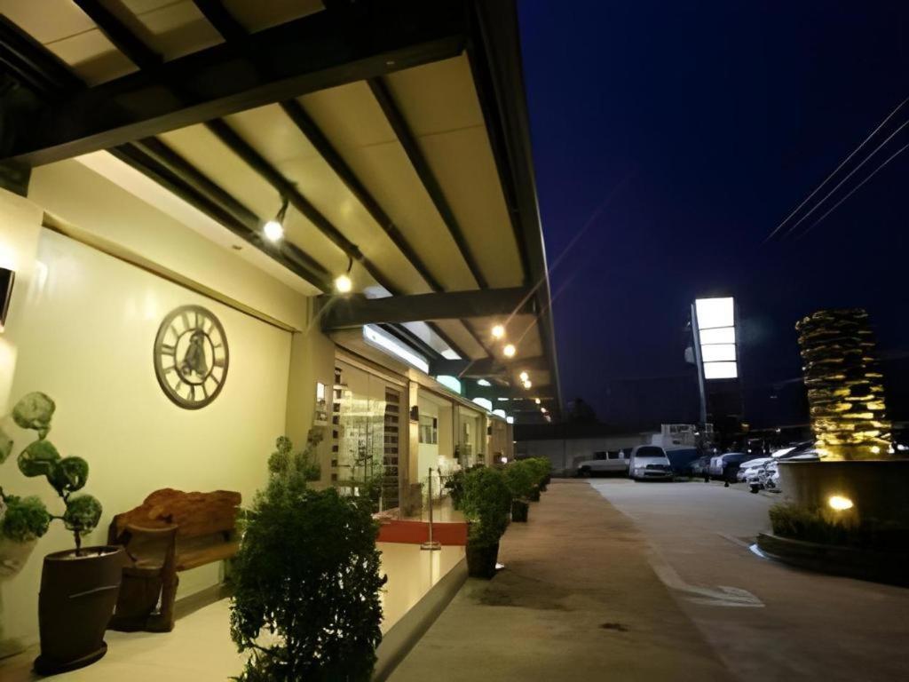 L Square Hotel Tarlac City Eksteriør billede