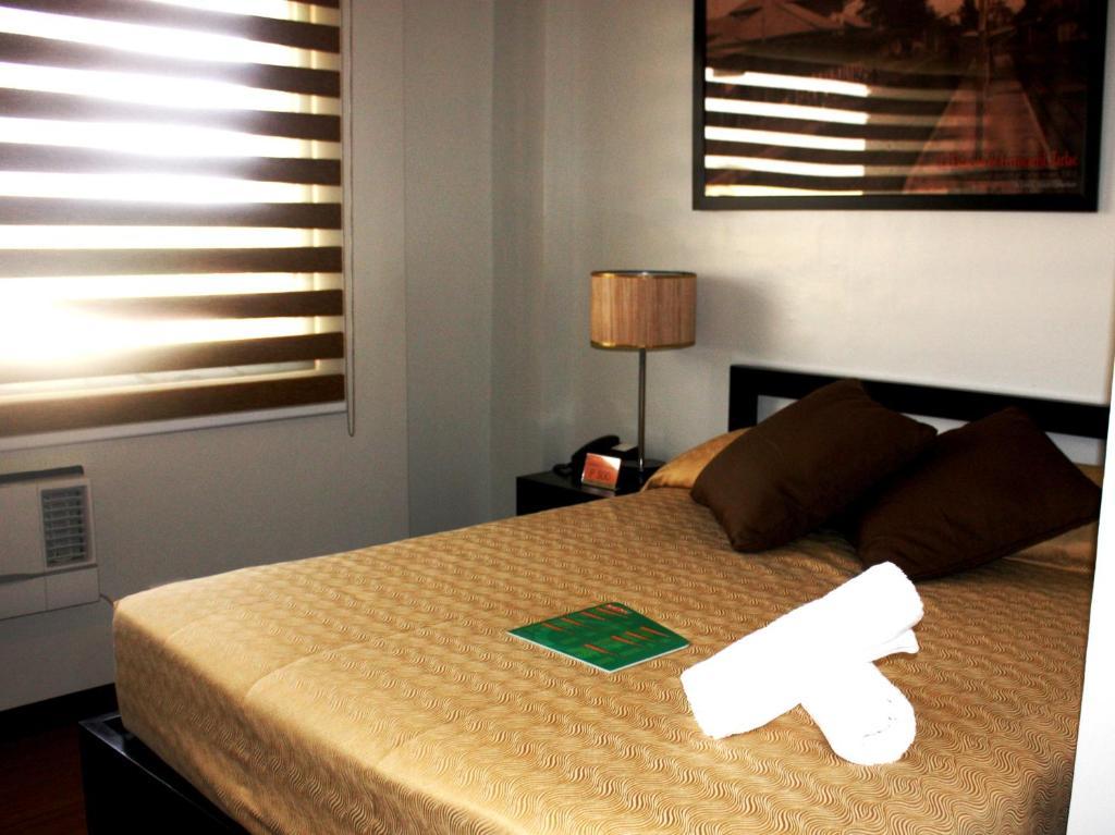L Square Hotel Tarlac City Værelse billede