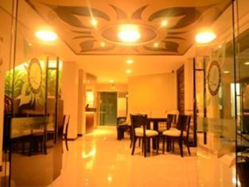 L Square Hotel Tarlac City Eksteriør billede