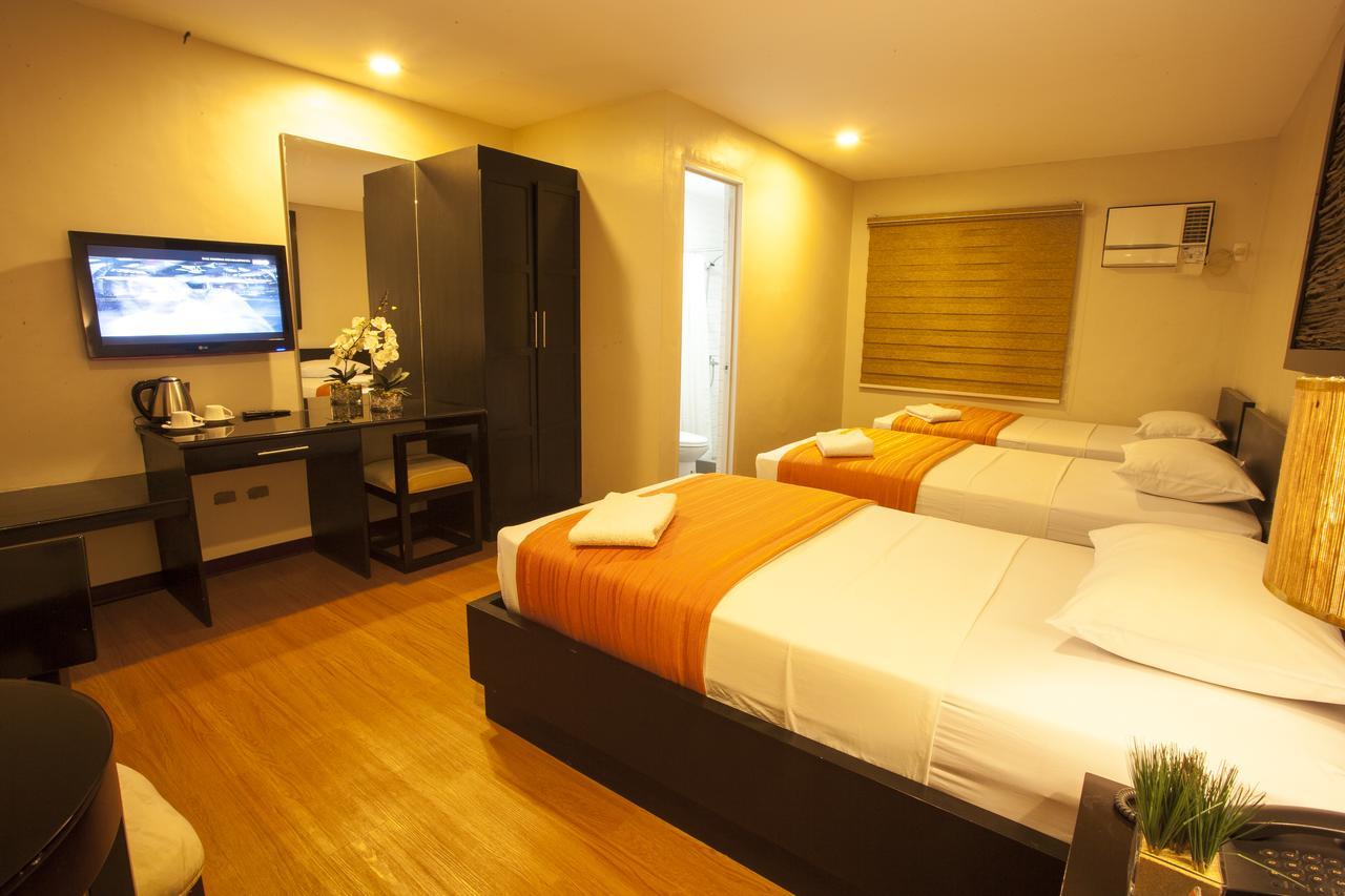 L Square Hotel Tarlac City Eksteriør billede