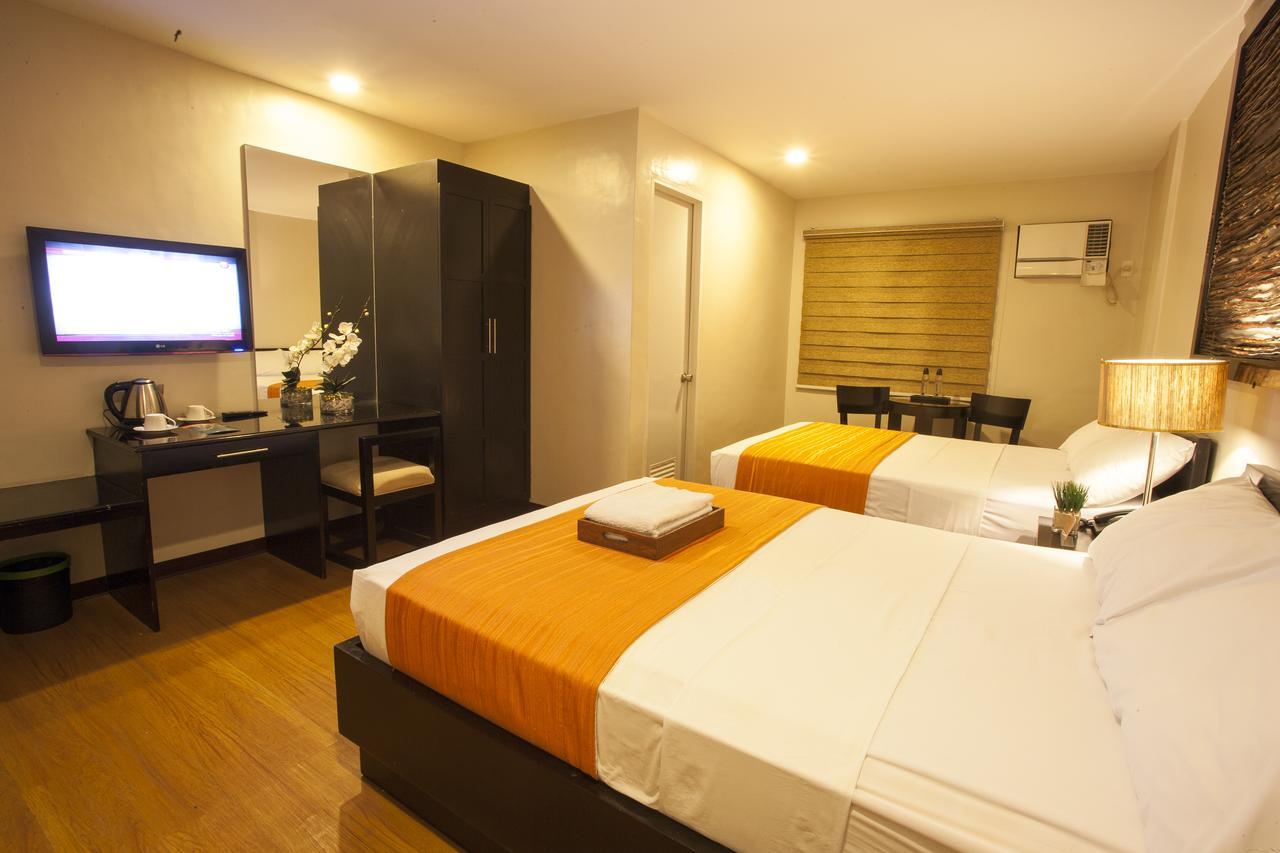 L Square Hotel Tarlac City Eksteriør billede