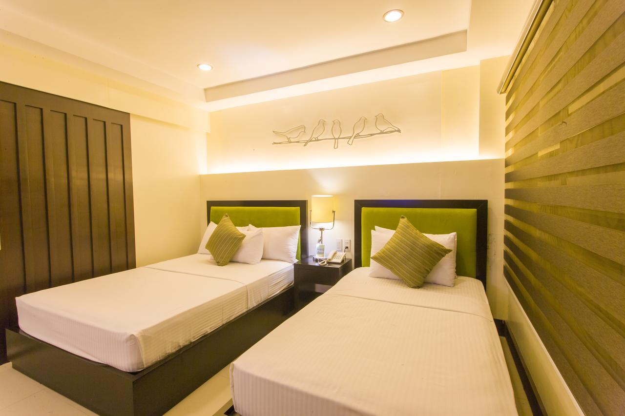 L Square Hotel Tarlac City Eksteriør billede