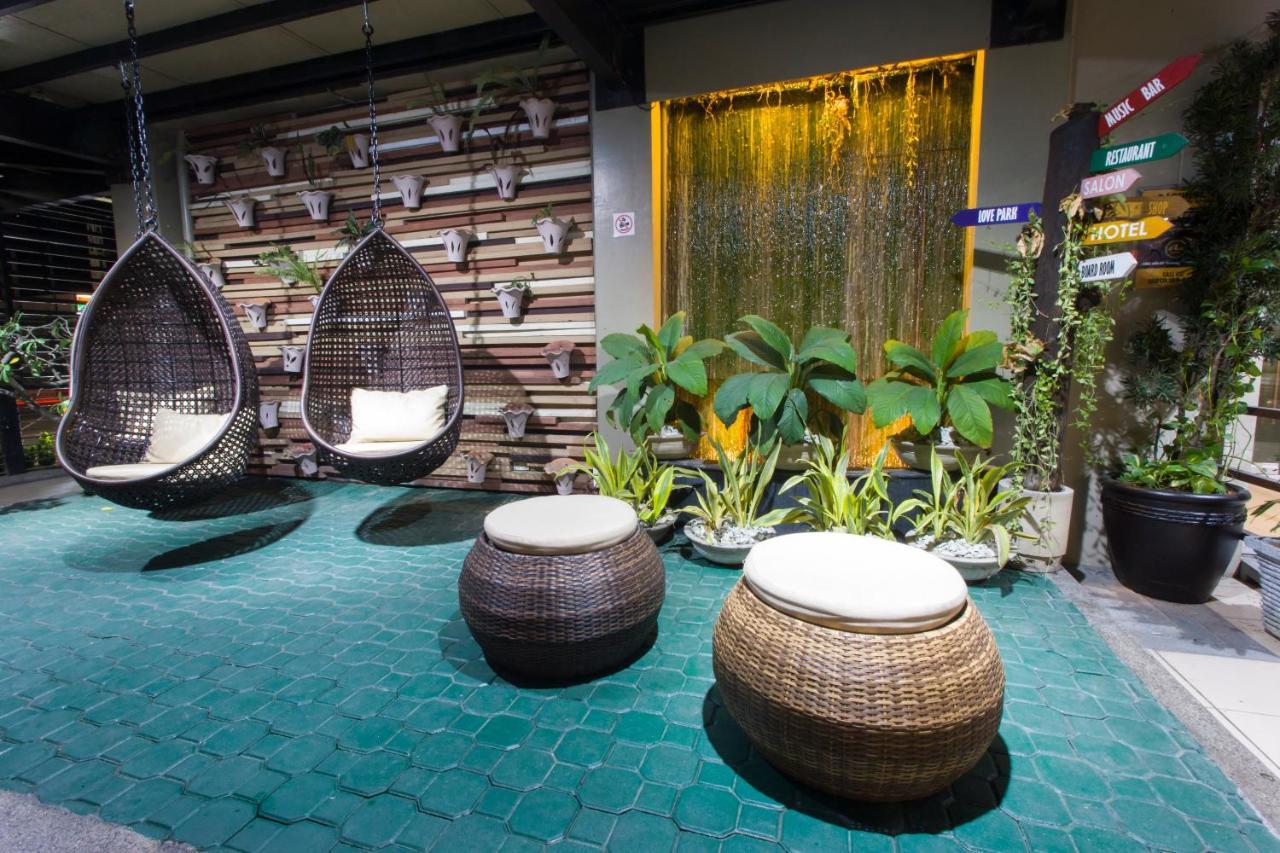L Square Hotel Tarlac City Eksteriør billede