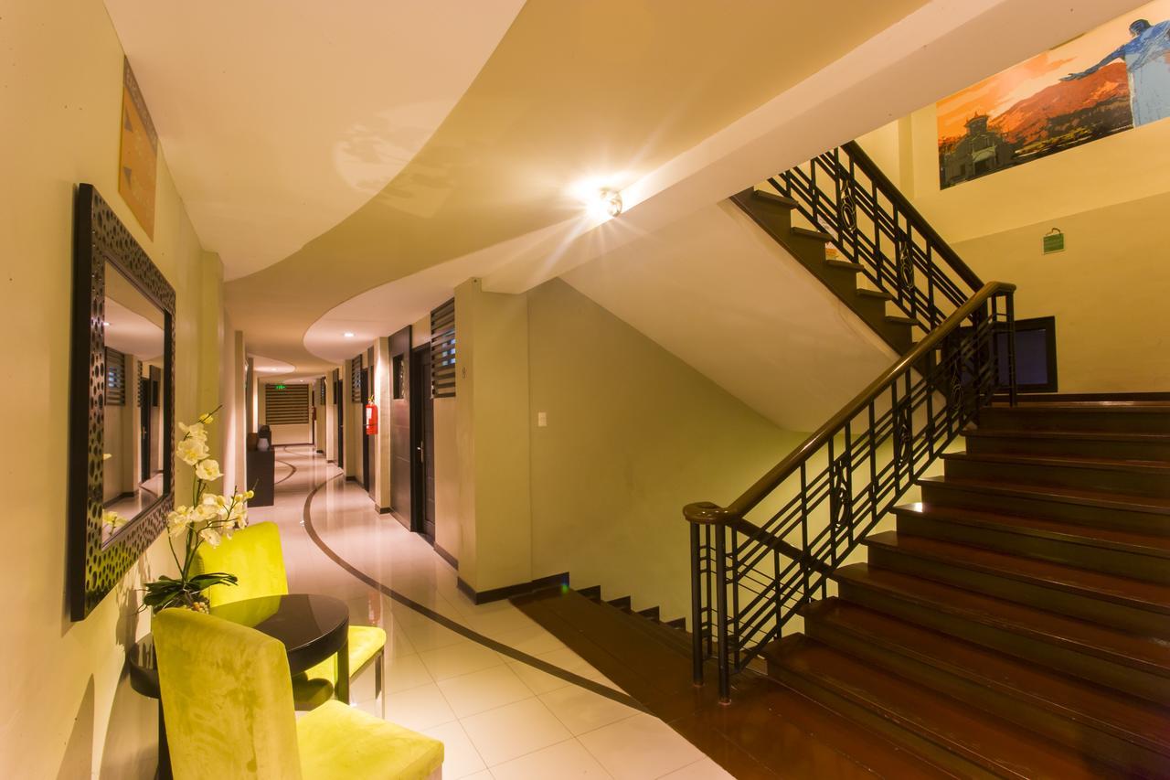 L Square Hotel Tarlac City Eksteriør billede
