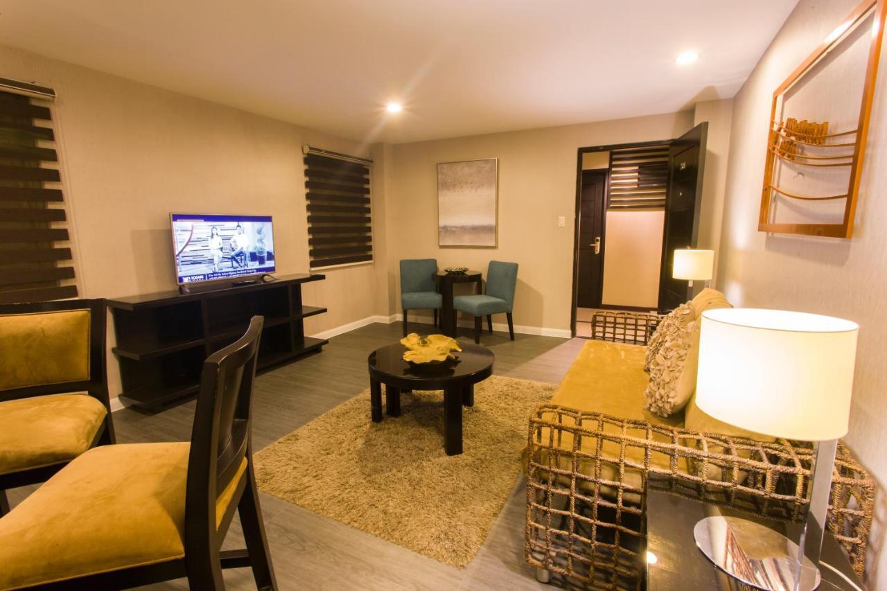 L Square Hotel Tarlac City Eksteriør billede